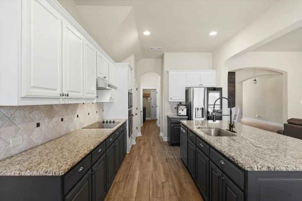 6041 Park View Drive Midlothian, TX 76065