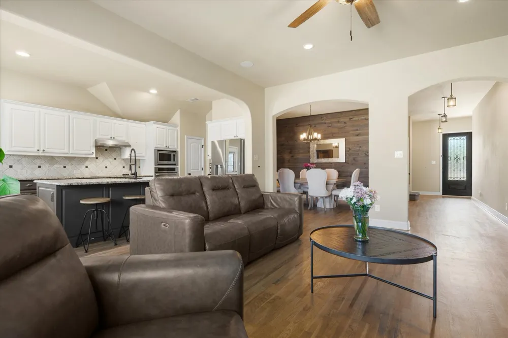 6041 Park View Drive Midlothian, TX 76065