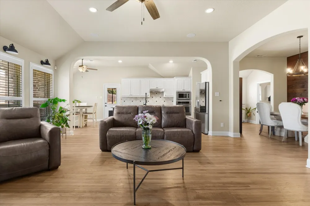6041 Park View Drive Midlothian, TX 76065