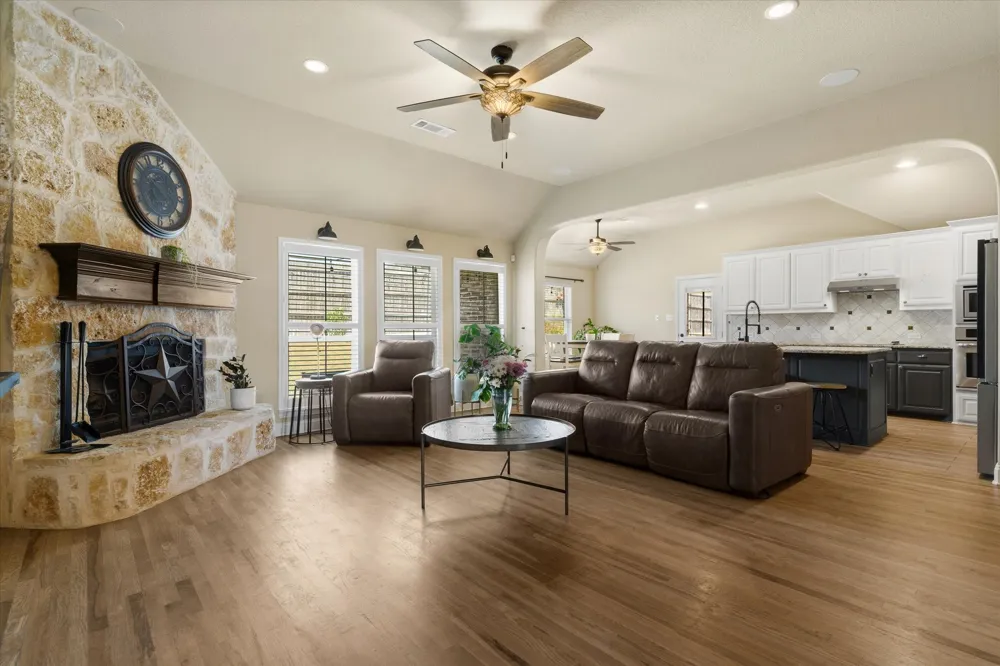6041 Park View Drive Midlothian, TX 76065