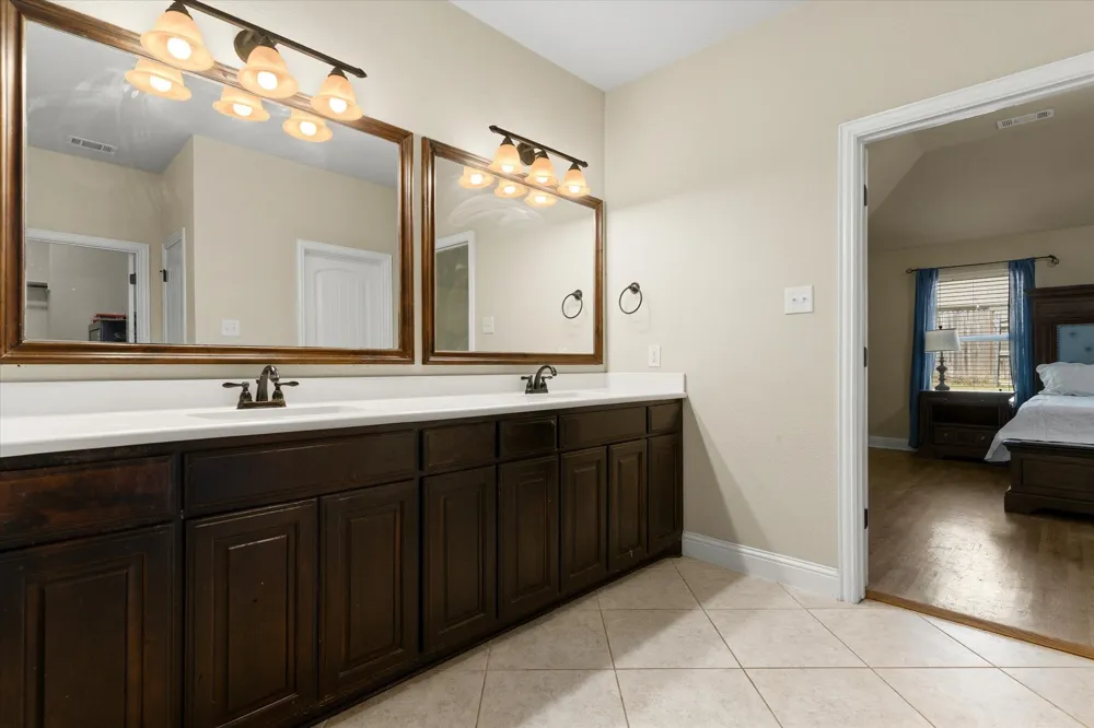 6041 Park View Drive Midlothian, TX 76065