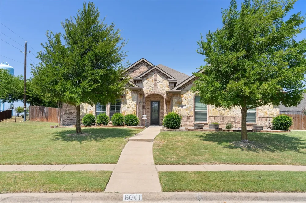 6041 Park View Drive Midlothian, TX 76065
