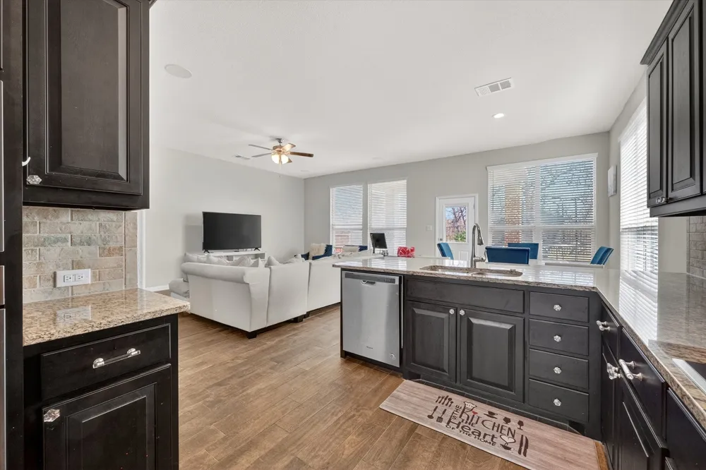 7815 Kettle Creek Drive Arlington, TX 76001