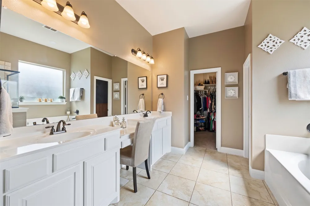 1544 Signature Drive Weatherford, TX 76087