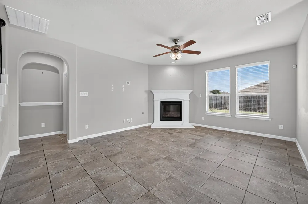 576 Pendennis Drive Saginaw, TX 76131