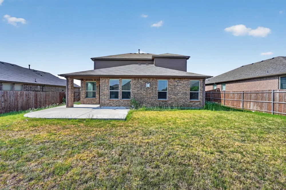 576 Pendennis Drive Saginaw, TX 76131