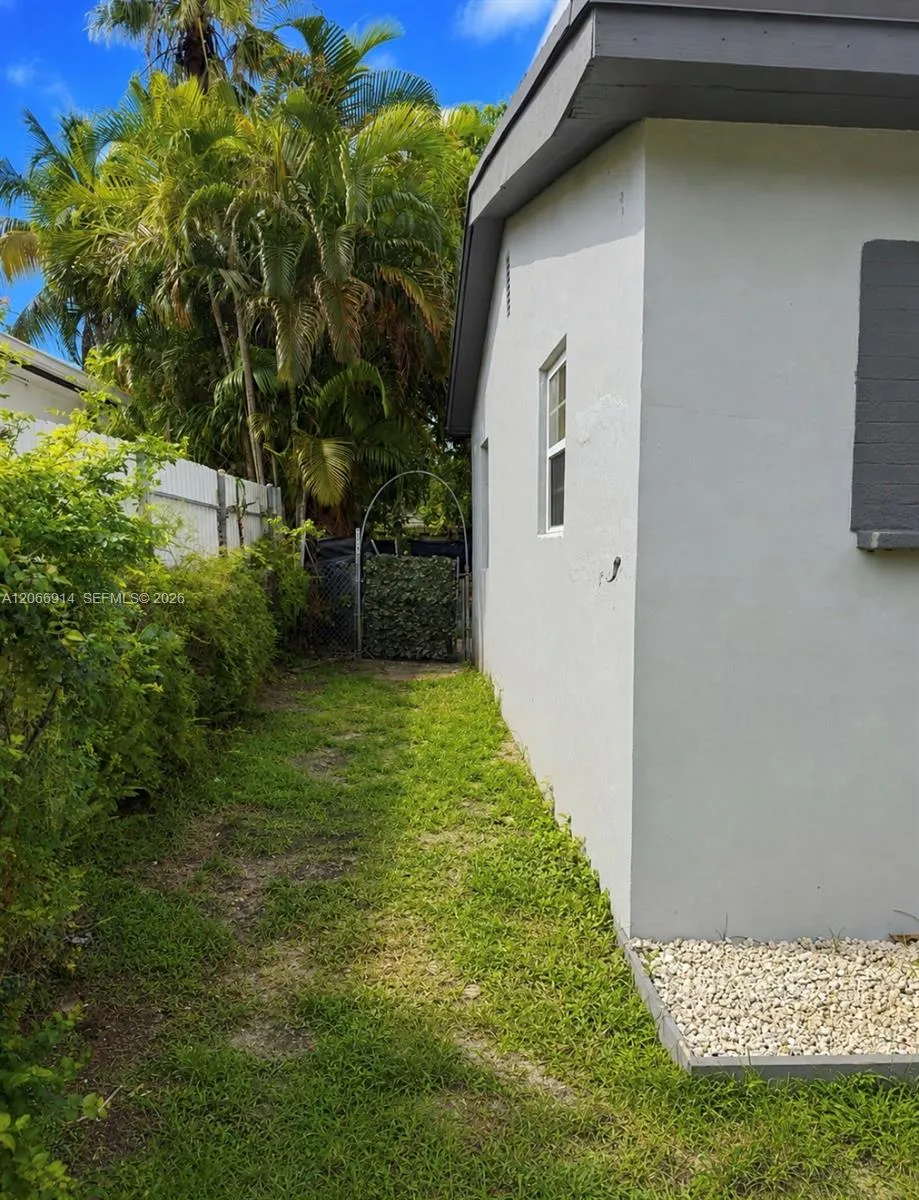 1650 NW 123rd St North Miami, FL 33167