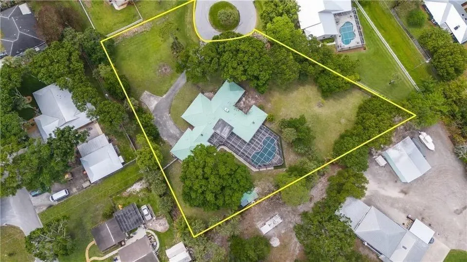 480 38TH COURT Vero Beach, FL 32968
