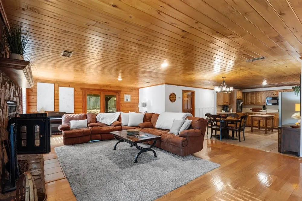 1603 Pineview Lane Hideaway, TX 75771