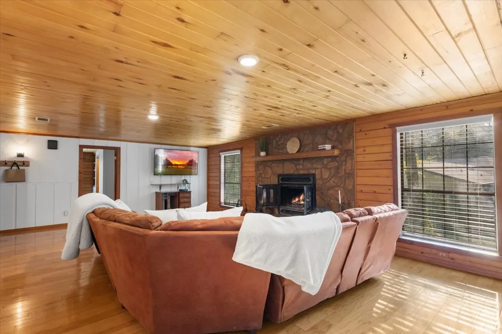 1603 Pineview Lane Hideaway, TX 75771