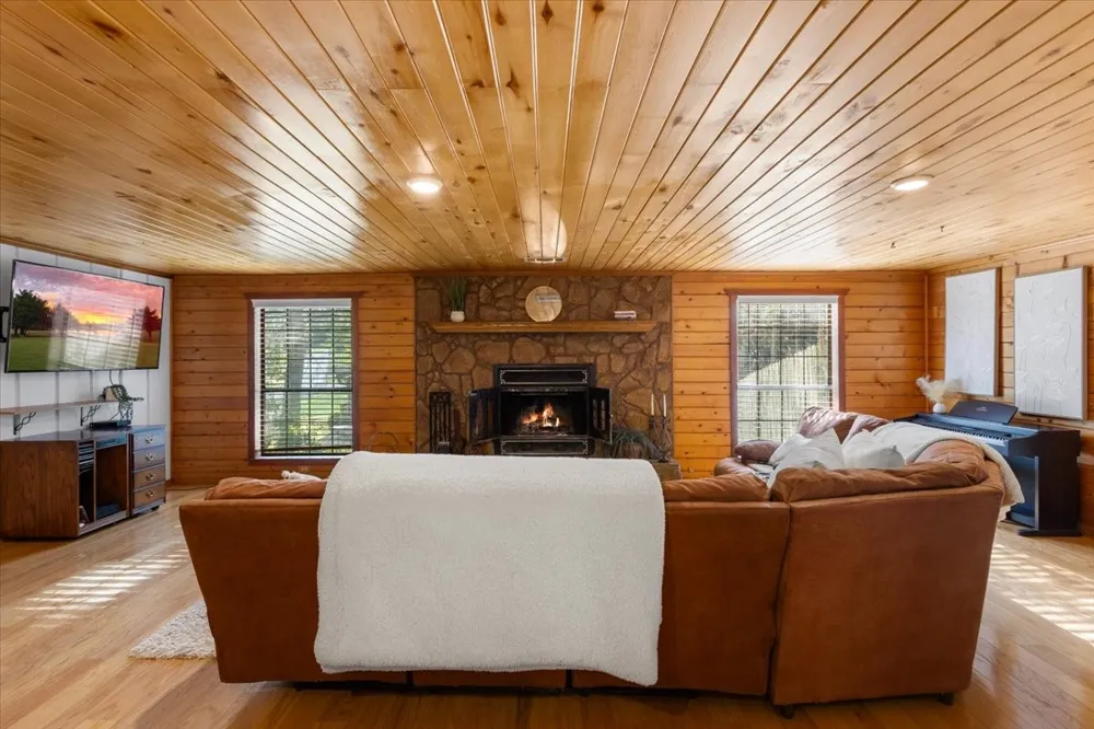 1603 Pineview Lane Hideaway, TX 75771