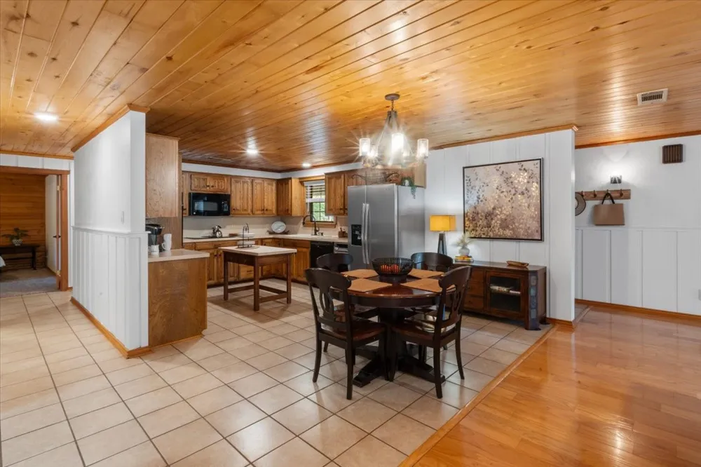 1603 Pineview Lane Hideaway, TX 75771