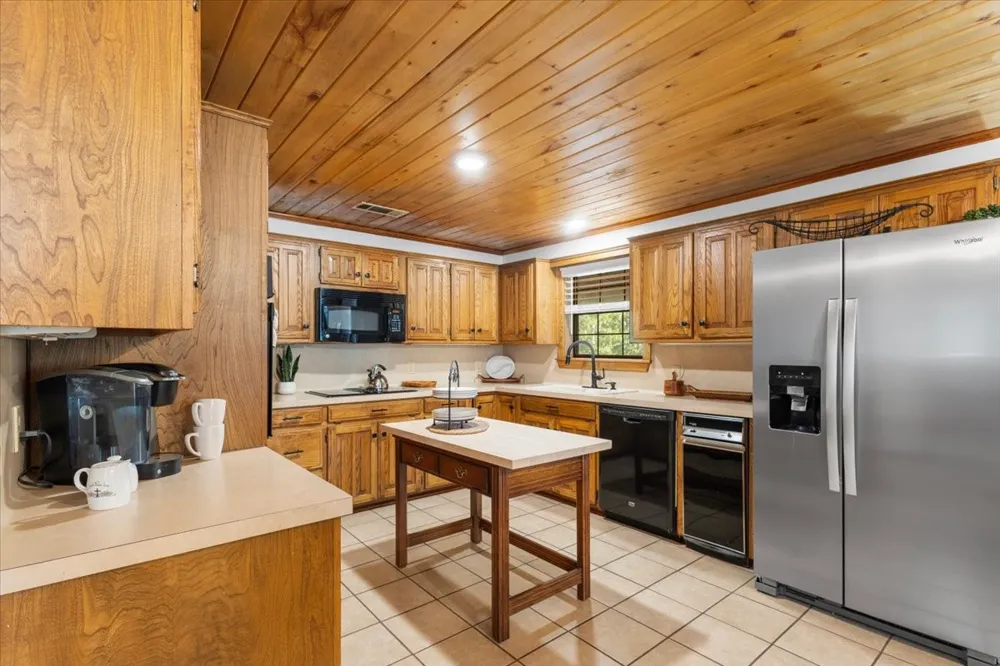 1603 Pineview Lane Hideaway, TX 75771