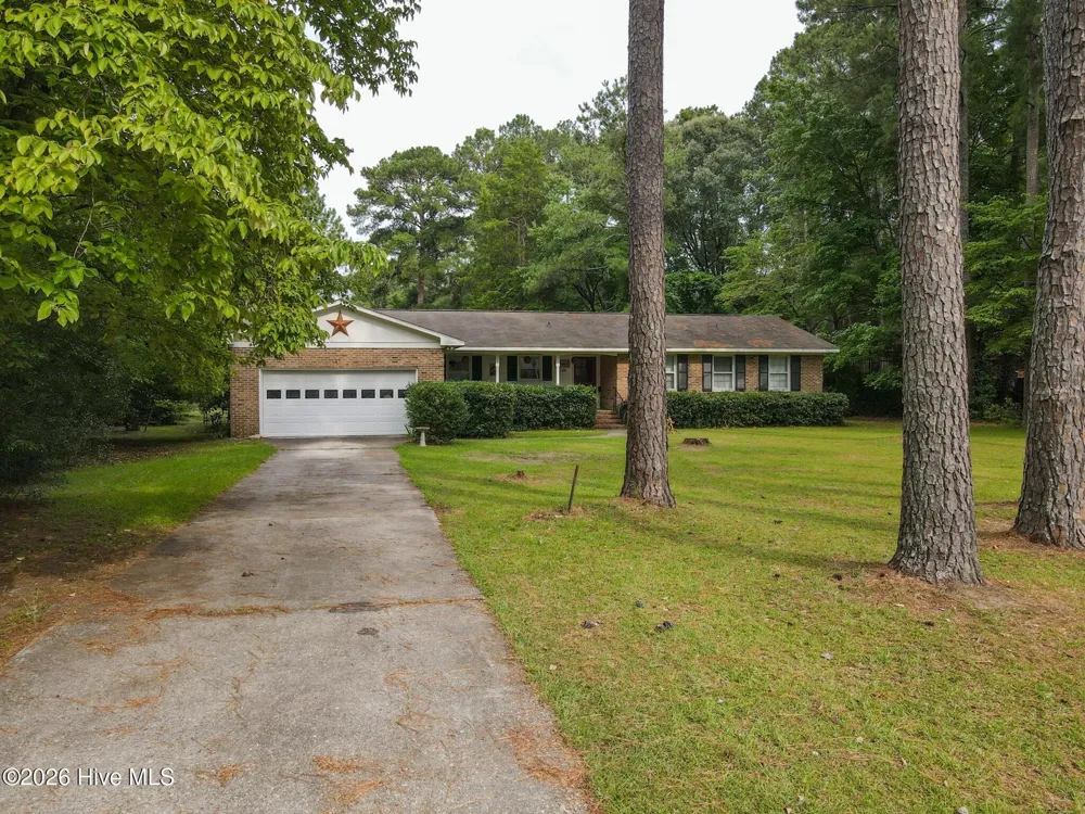 22581 Hoyl Circle Maxton, NC 28364