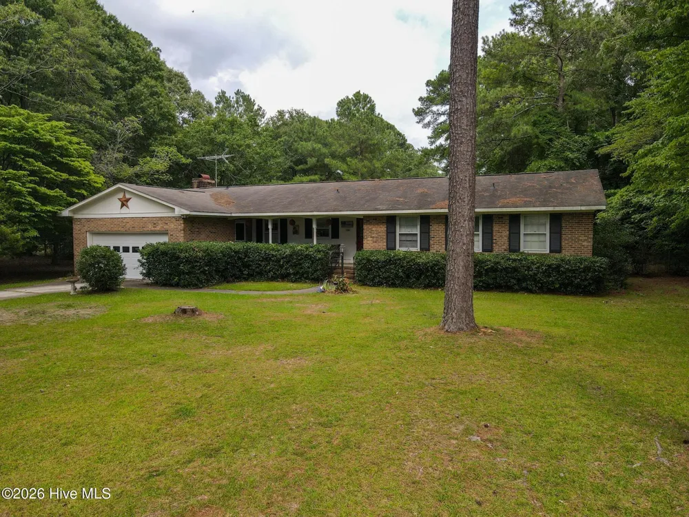 22581 Hoyl Circle Maxton, NC 28364