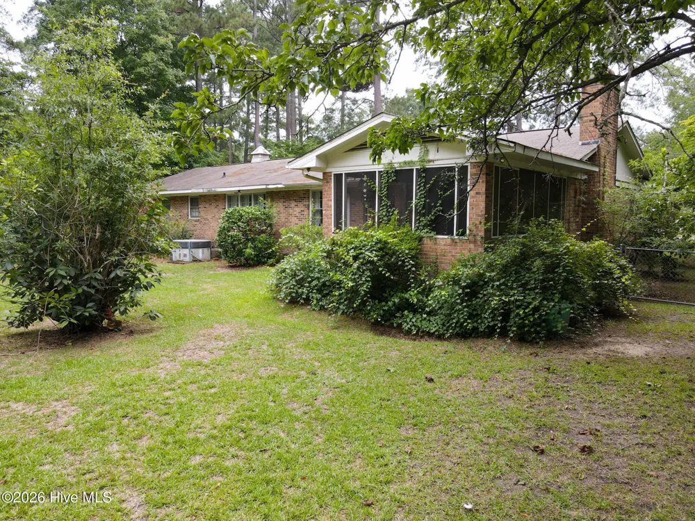 22581 Hoyl Circle Maxton, NC 28364