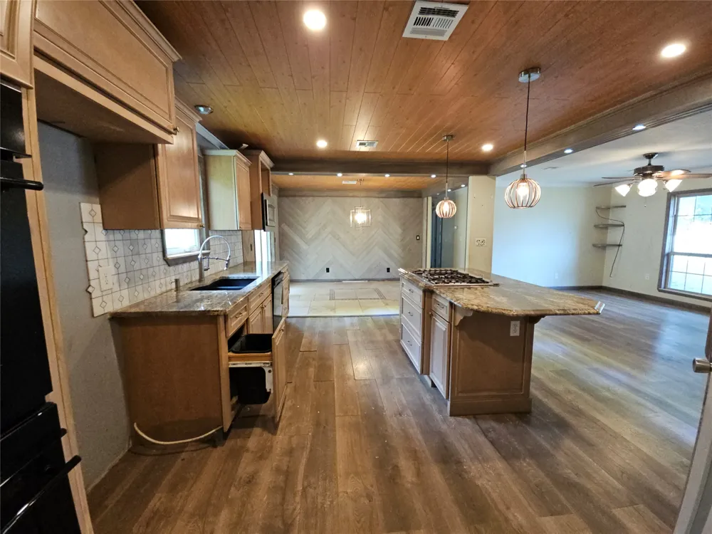 409 W 4th Avenue Bristow, OK 74010