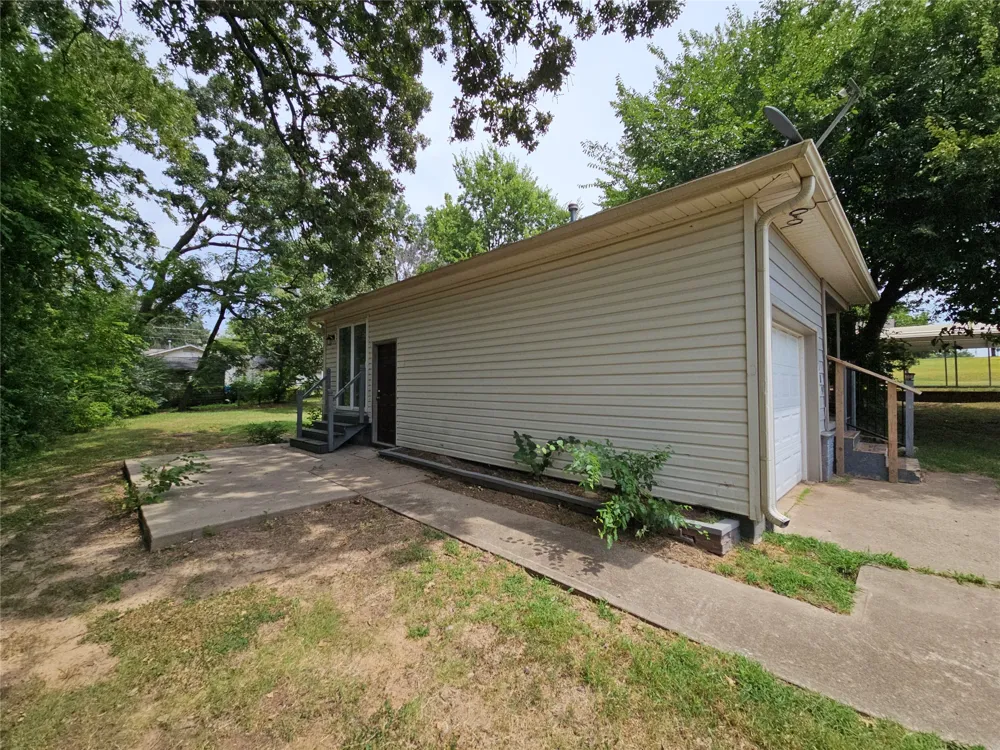409 W 4th Avenue Bristow, OK 74010