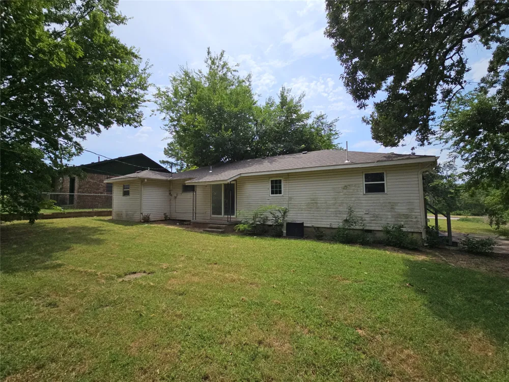 409 W 4th Avenue Bristow, OK 74010