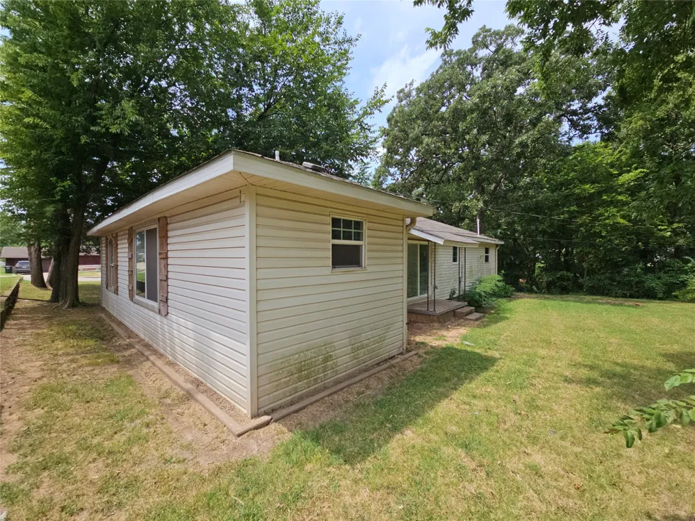 409 W 4th Avenue Bristow, OK 74010