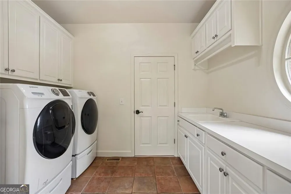 1200 Richmond Glen CIR Milton, GA 30004