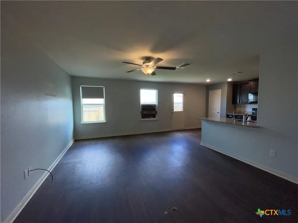 409 Wincliff Lane Jarrell, TX 76537