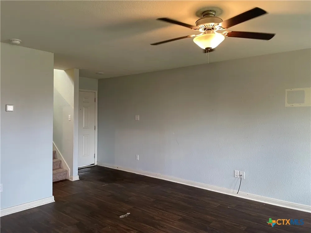 409 Wincliff Lane Jarrell, TX 76537