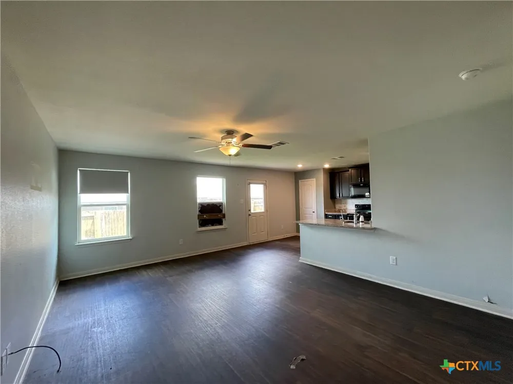 409 Wincliff Lane Jarrell, TX 76537
