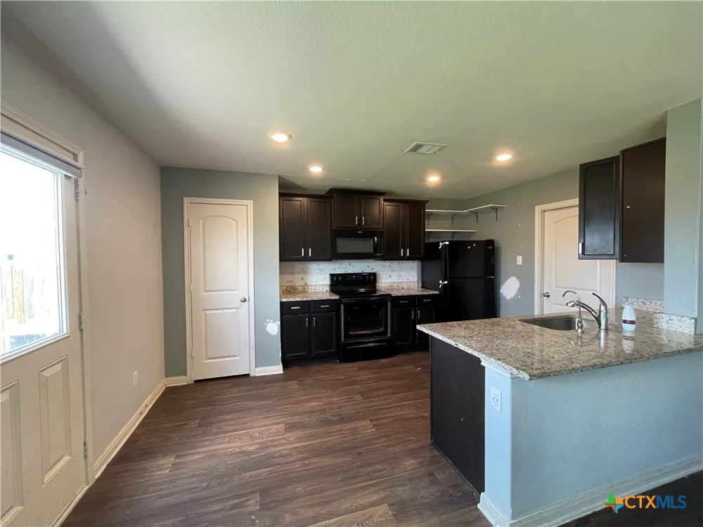 409 Wincliff Lane Jarrell, TX 76537