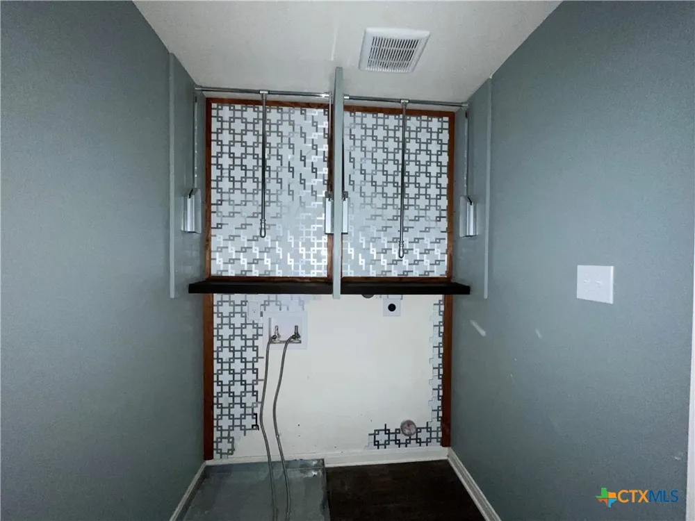 409 Wincliff Lane Jarrell, TX 76537