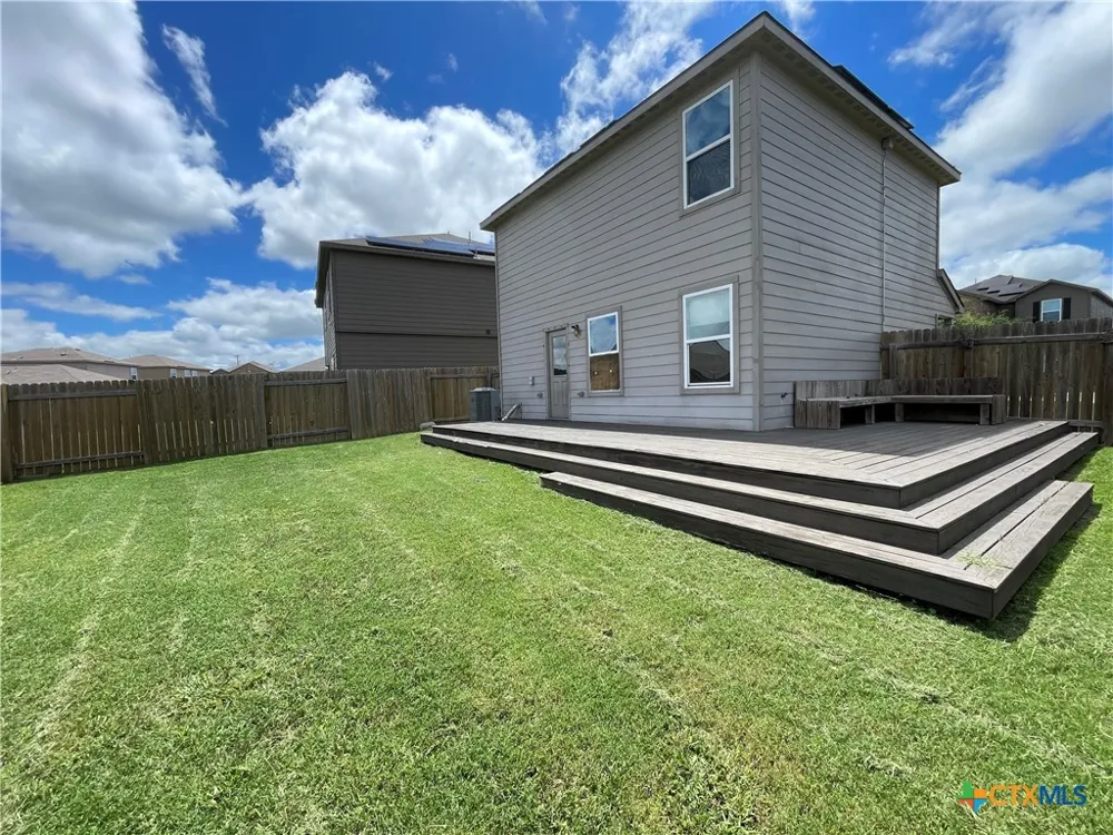 409 Wincliff Lane Jarrell, TX 76537