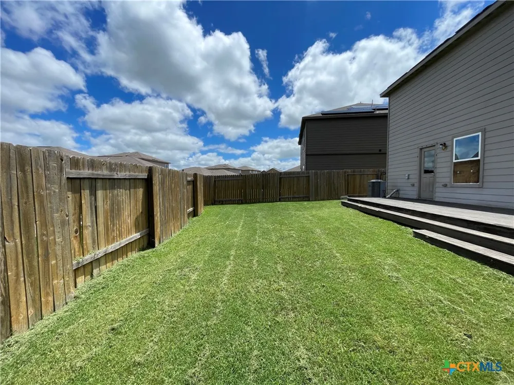 409 Wincliff Lane Jarrell, TX 76537