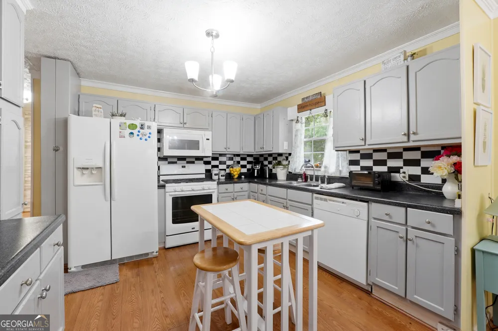 5 Elaine DR SW Cave Spring, GA 30124