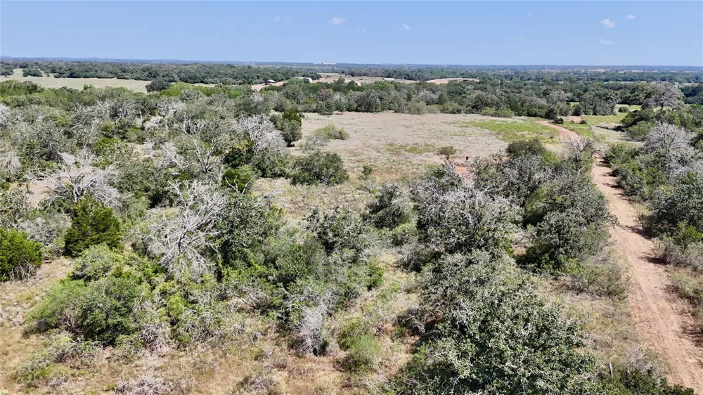 Cr 426 Waelder, TX 78959
