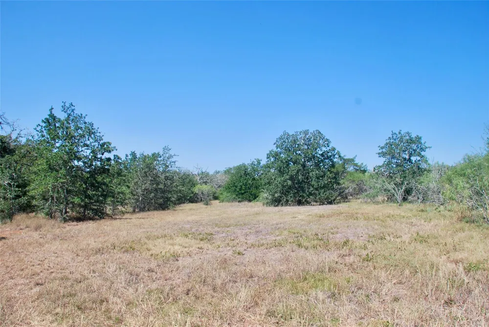 Cr 426 Waelder, TX 78959