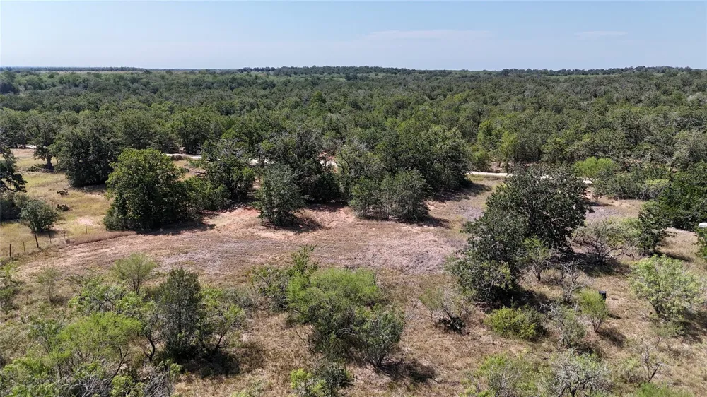 Cr 426 Waelder, TX 78959