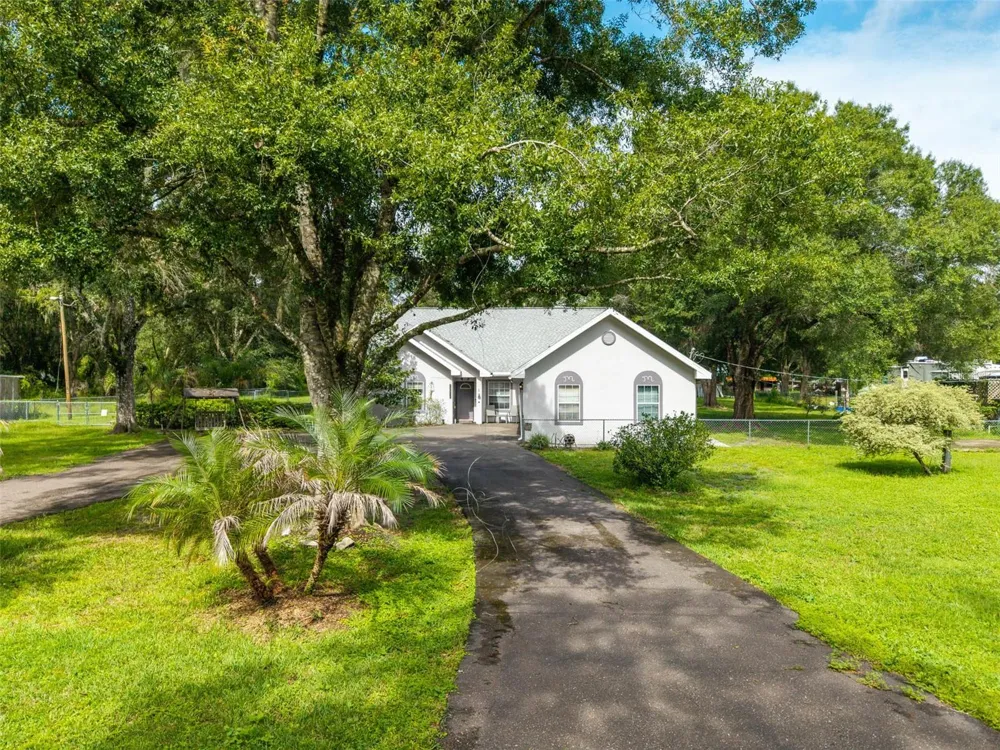 15370 APACHE DRIVE Thonotosassa, FL 33592