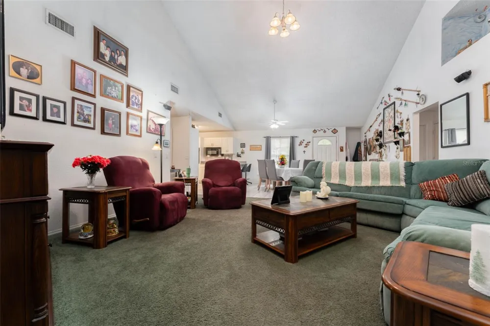 15370 APACHE DRIVE Thonotosassa, FL 33592
