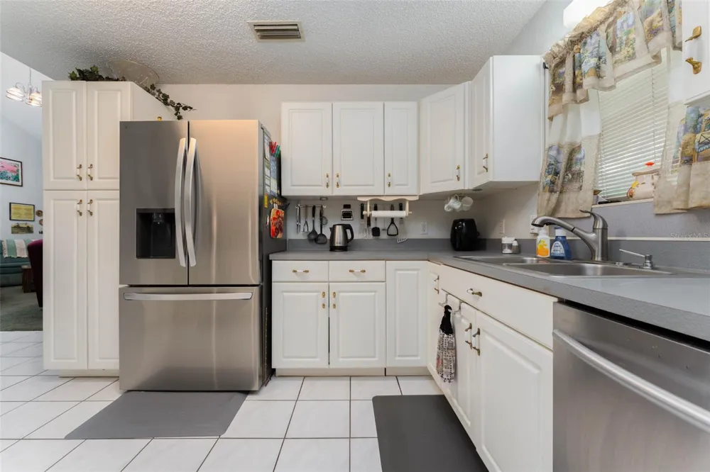 15370 APACHE DRIVE Thonotosassa, FL 33592