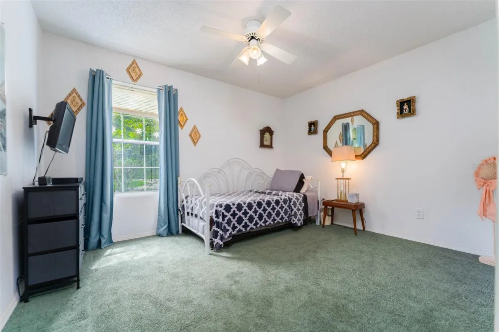 15370 APACHE DRIVE Thonotosassa, FL 33592