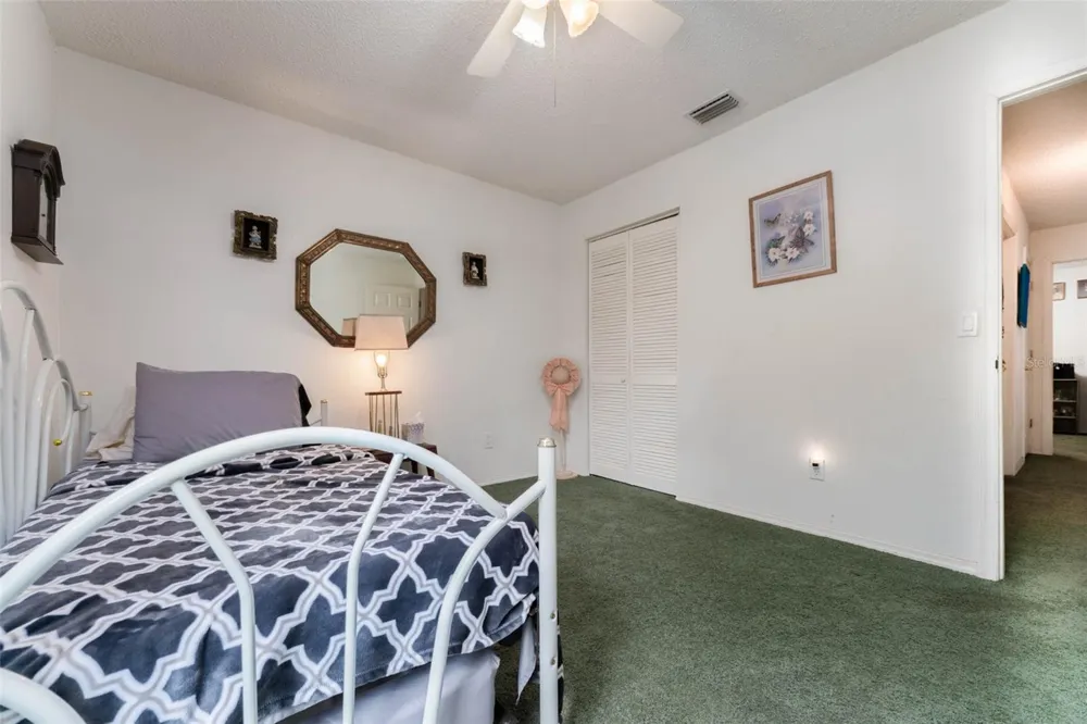 15370 APACHE DRIVE Thonotosassa, FL 33592