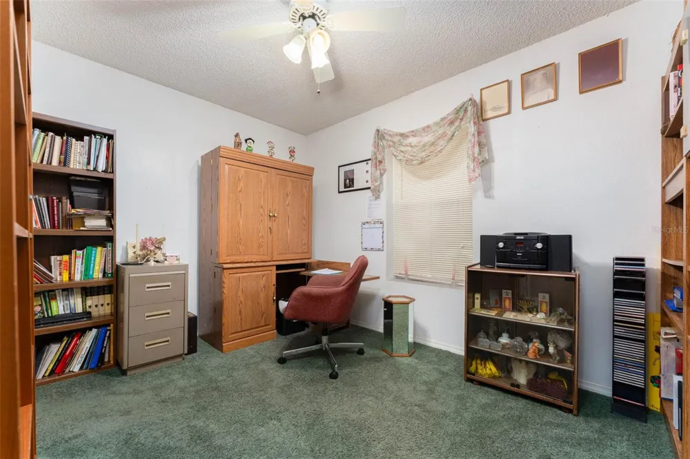 15370 APACHE DRIVE Thonotosassa, FL 33592