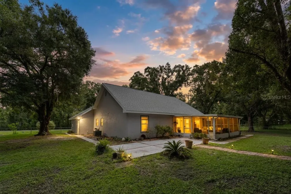 15370 APACHE DRIVE Thonotosassa, FL 33592