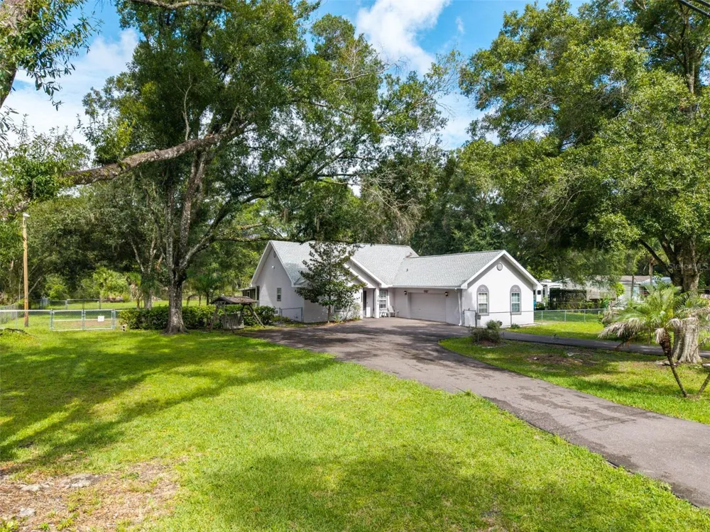 15370 APACHE DRIVE Thonotosassa, FL 33592