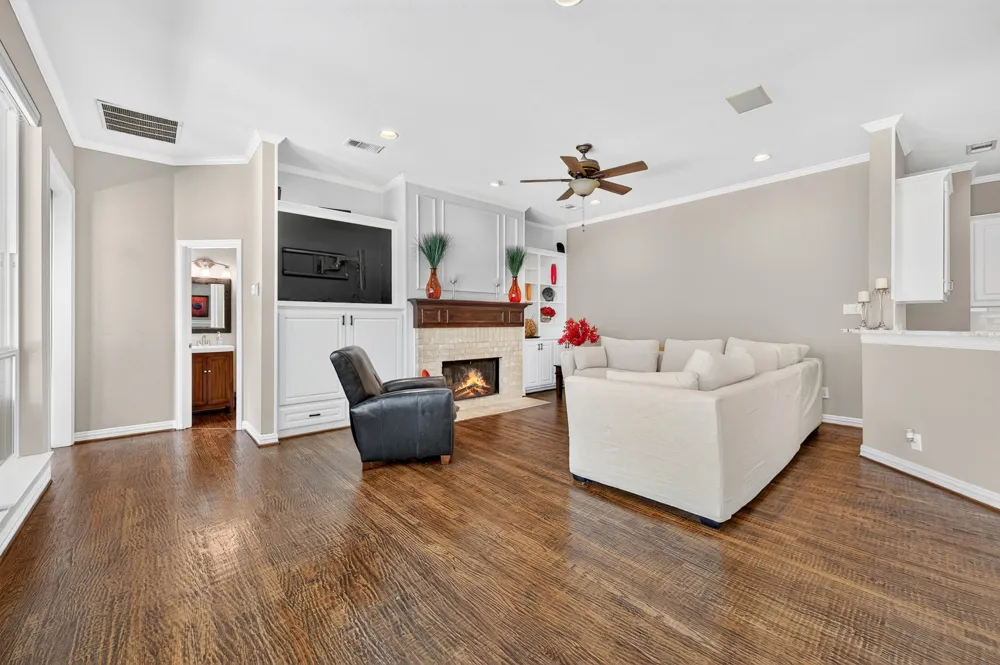 18728 Thorntree Lane Dallas, TX 75252