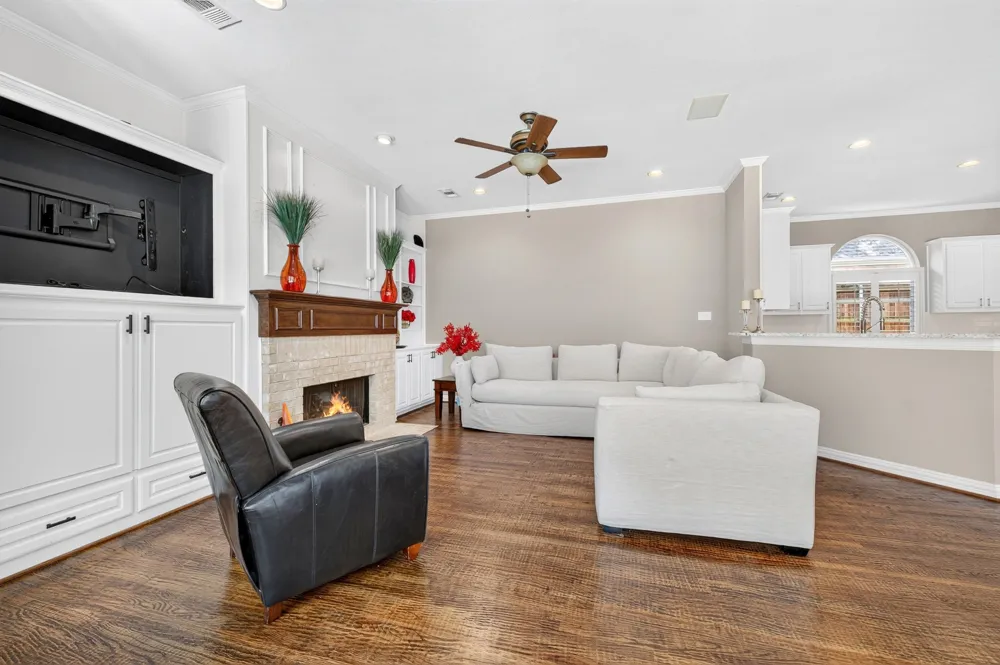 18728 Thorntree Lane Dallas, TX 75252