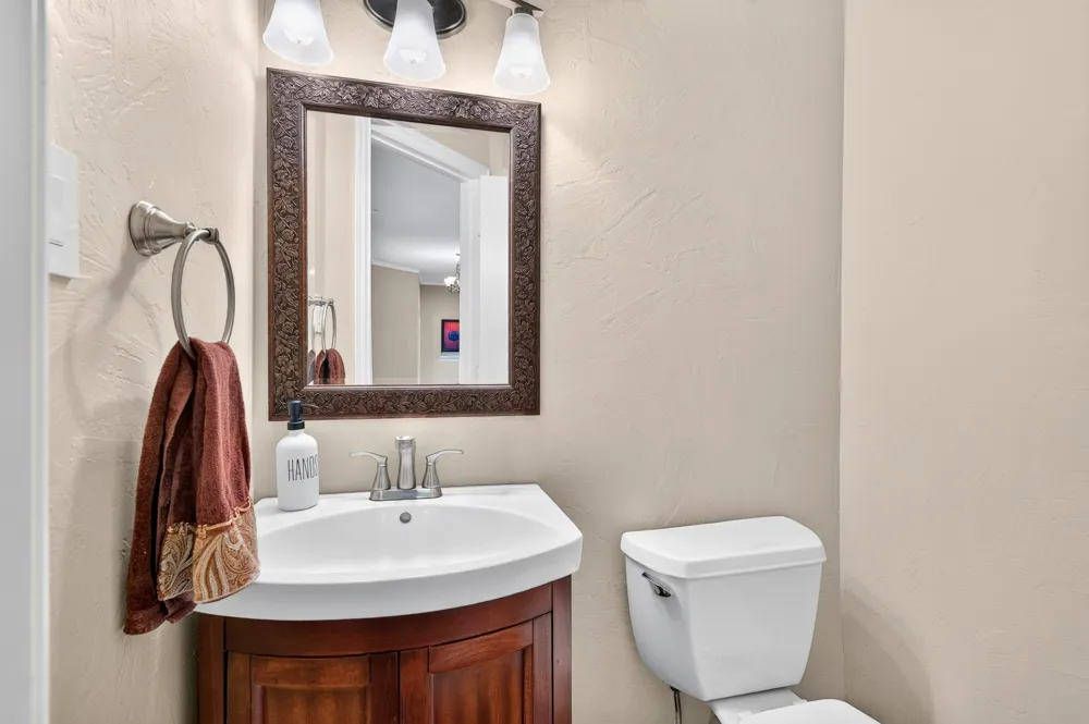 18728 Thorntree Lane Dallas, TX 75252