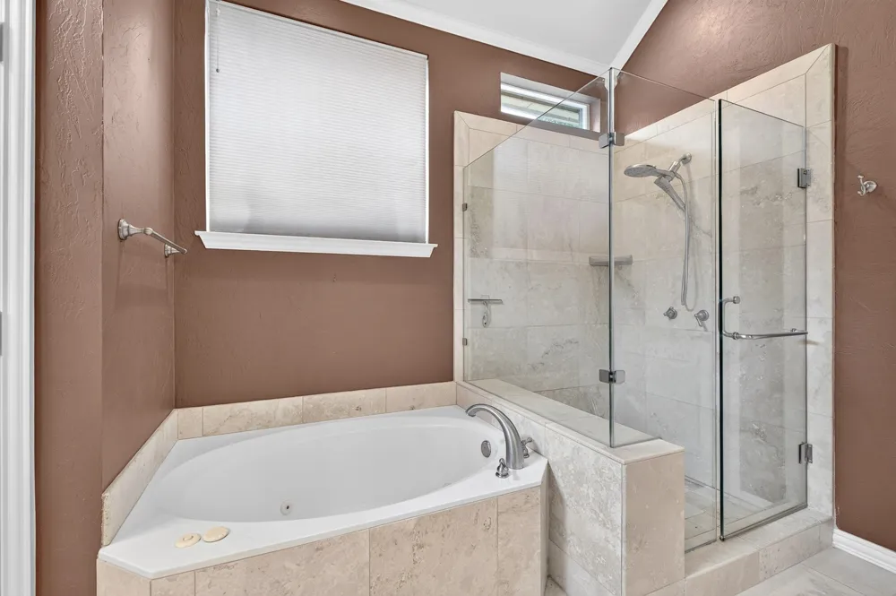 18728 Thorntree Lane Dallas, TX 75252