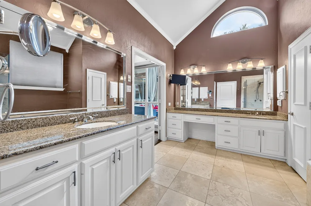 18728 Thorntree Lane Dallas, TX 75252