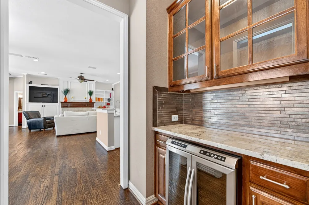 18728 Thorntree Lane Dallas, TX 75252